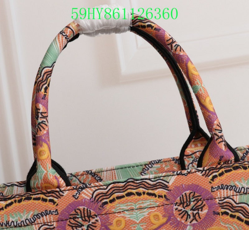 Christian Dior Luxury Bag - The Tote   233