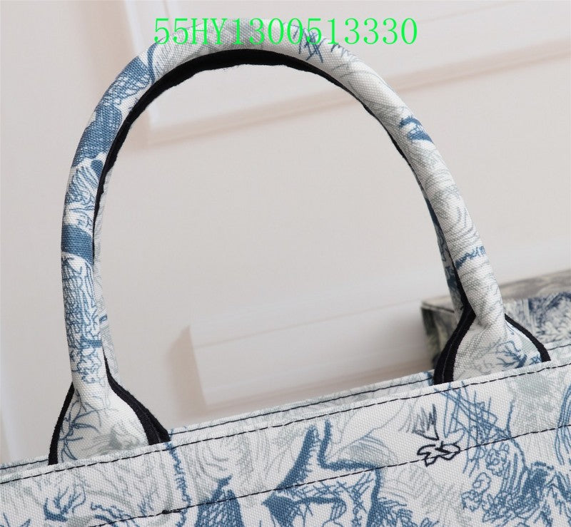 Christian Dior Luxury Bag - The Tote   192