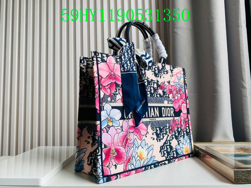 Christian Dior Luxury Bag - The Tote   245