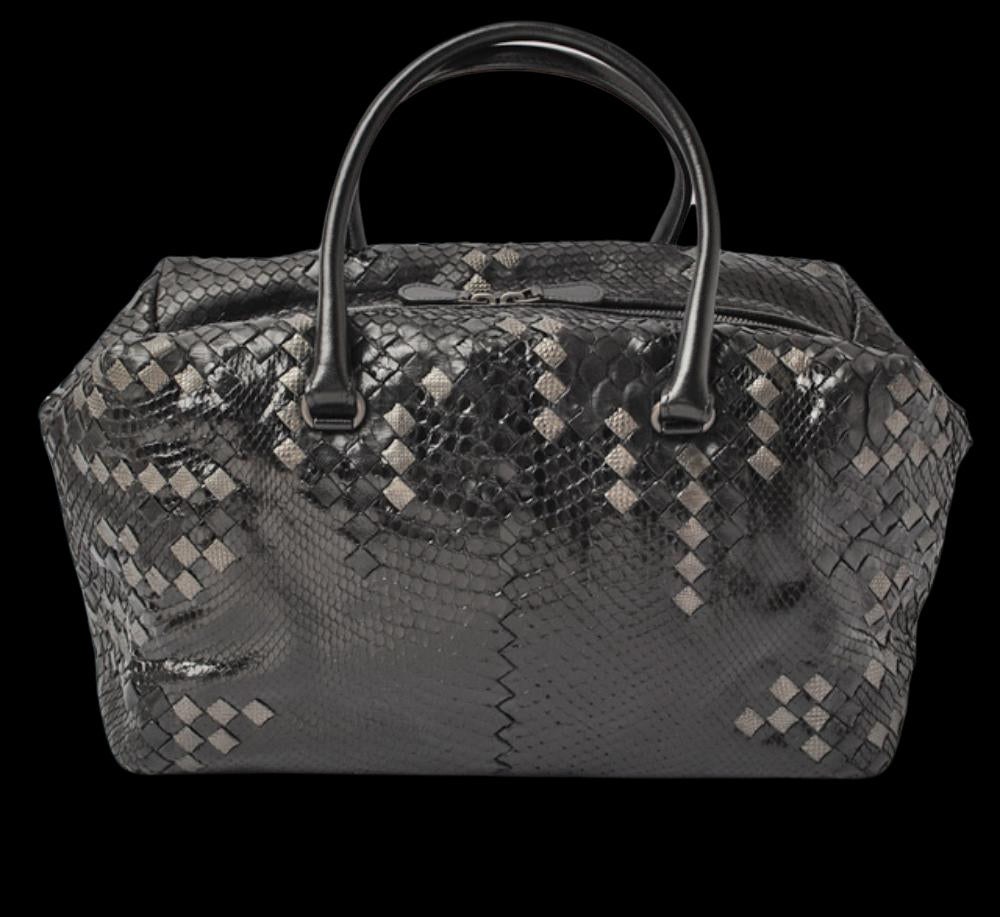 Black Leather Bottega Veneta Handbag
