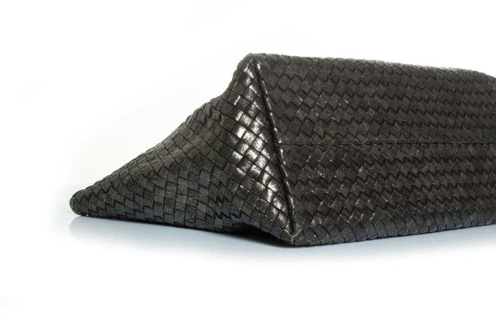 Black Leather Bottega Veneta Handbag