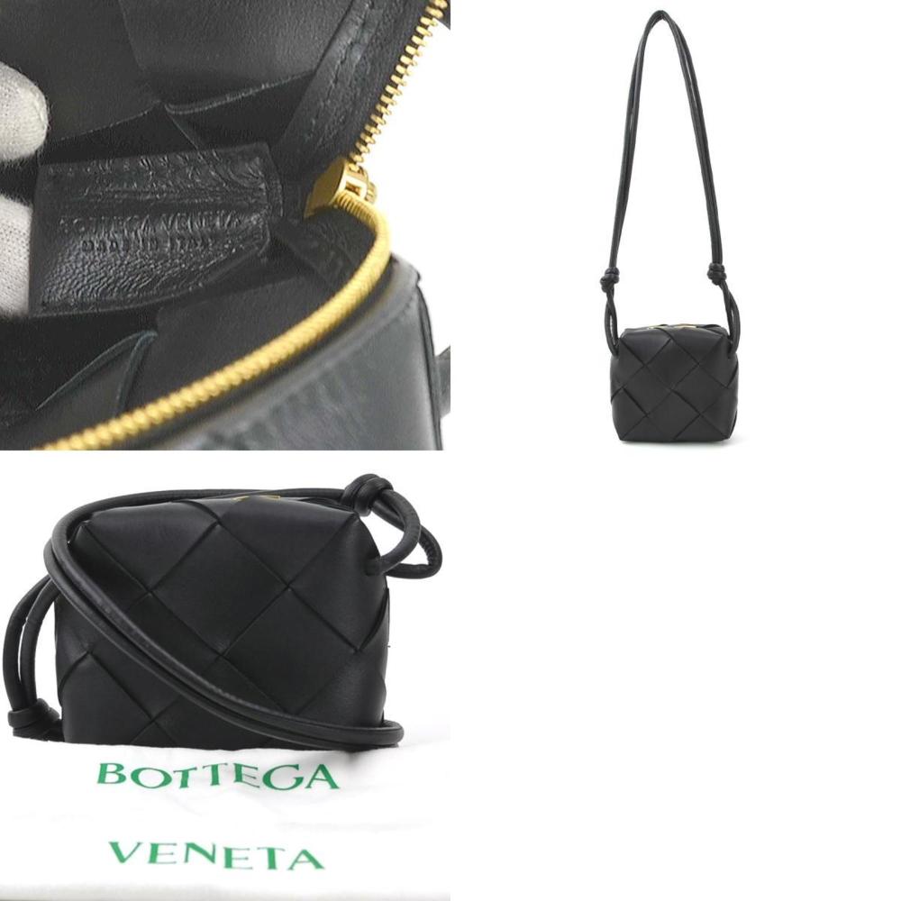 Black Leather Bottega Veneta Shoulder Bag