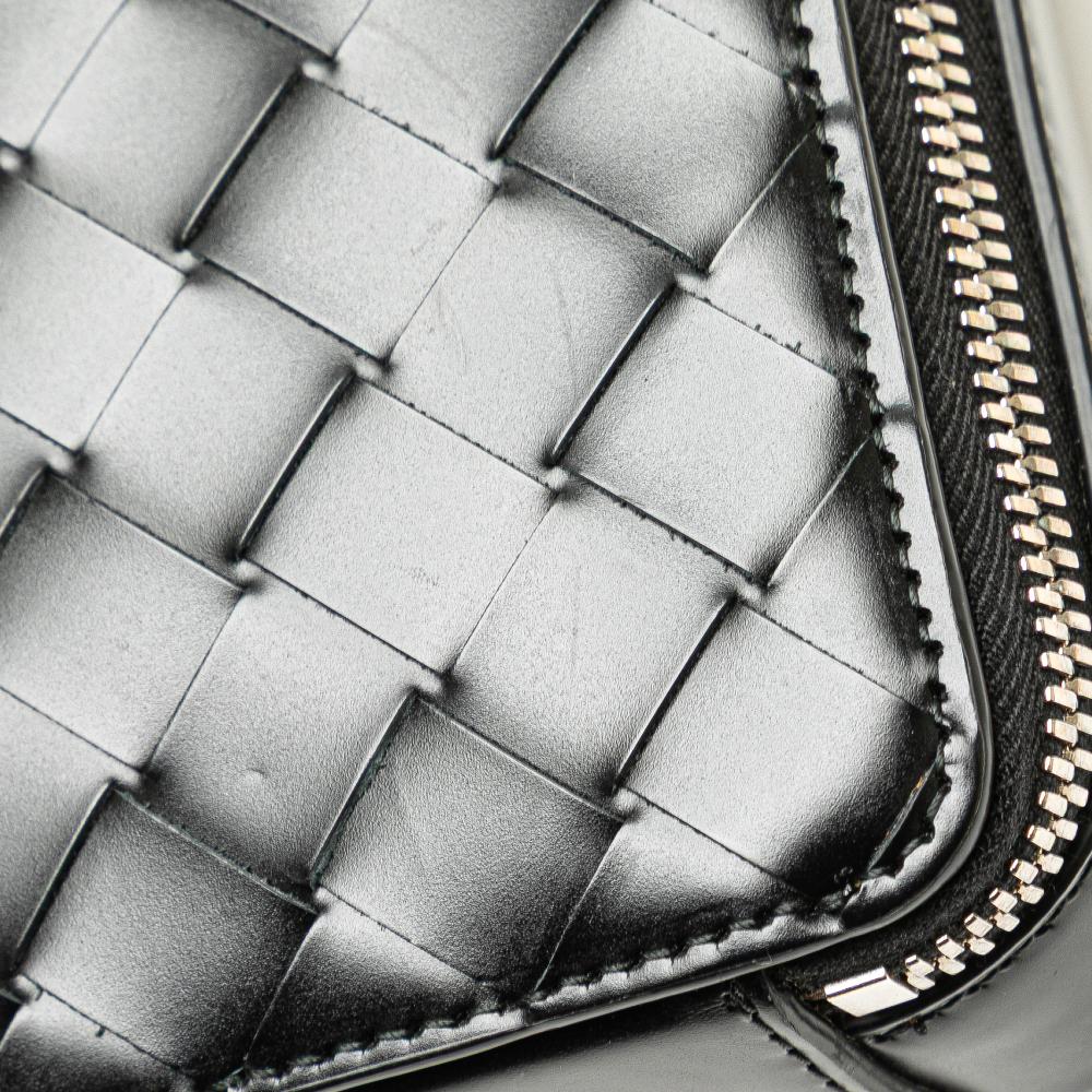 Black Leather Bottega Veneta Crossbody Bag