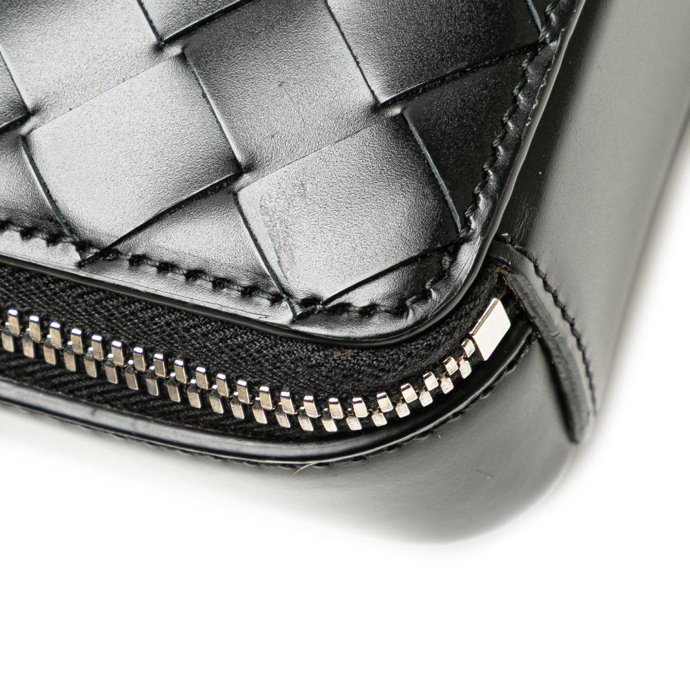 Black Leather Bottega Veneta Crossbody Bag