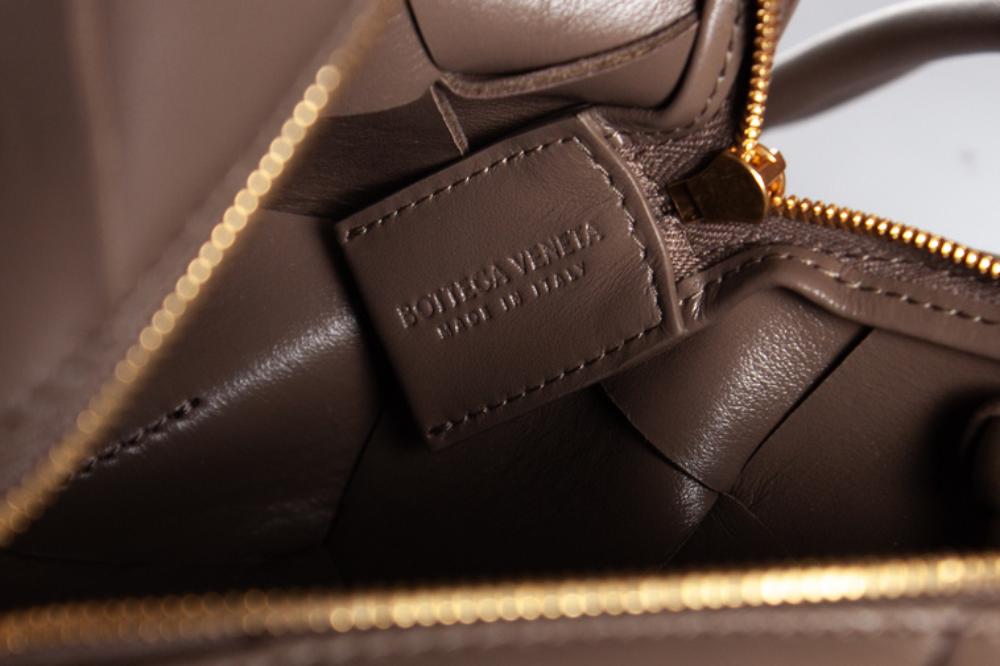 Brown Leather Bottega Veneta Shoulder Bag