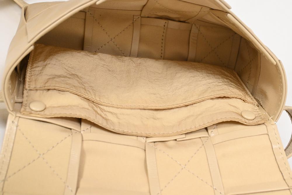 Nude Leather Bottega Veneta Shoulder Bag
