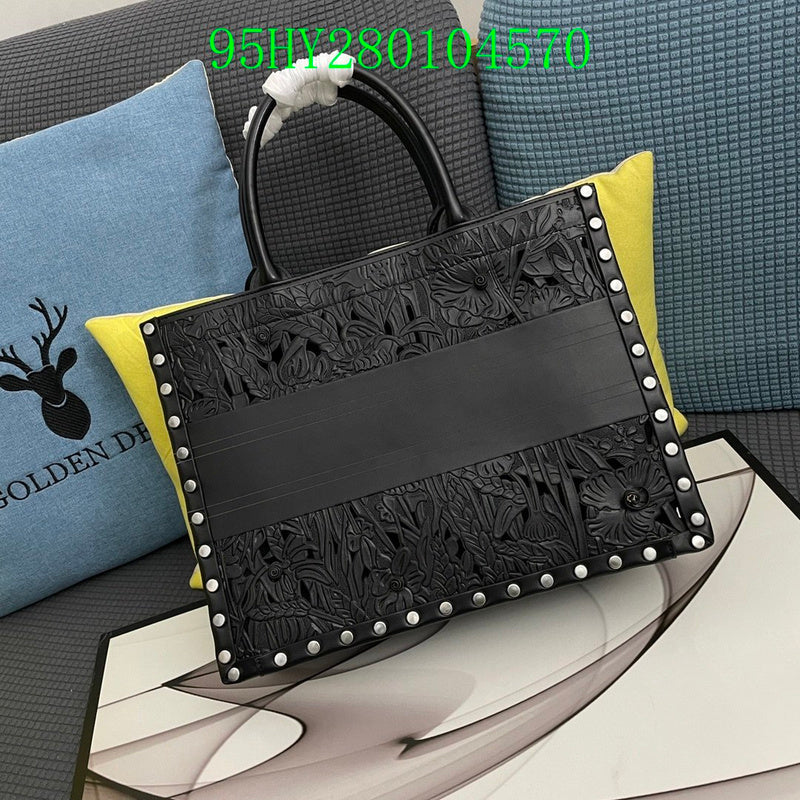 Christian Dior Luxury Bag - The Tote   318