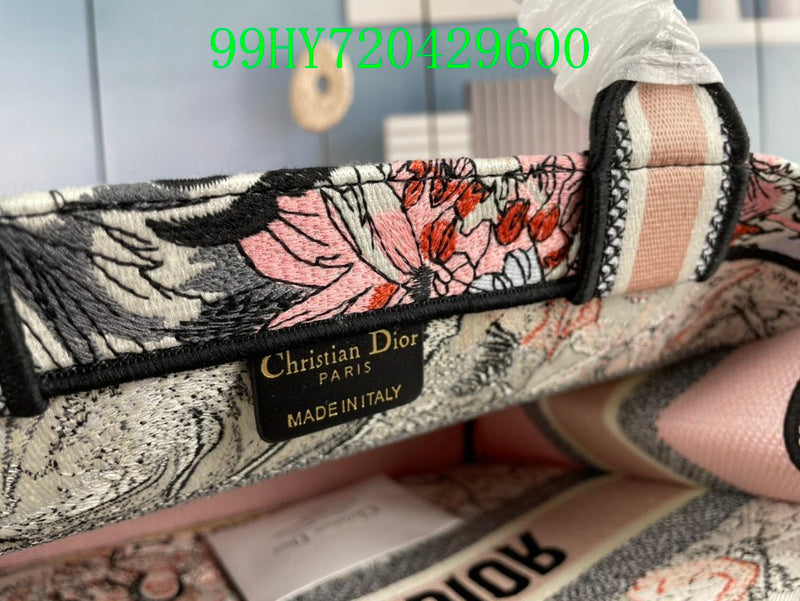 Christian Dior Luxury Bag - The Tote   302