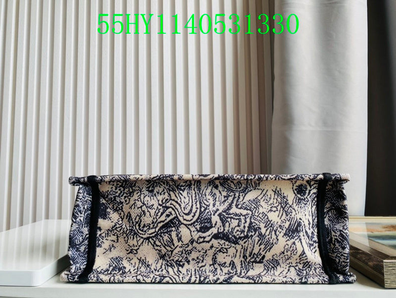 Christian Dior Luxury Bag - The Tote   247