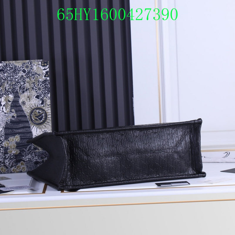 Christian Dior Luxury Bag - The Tote   223