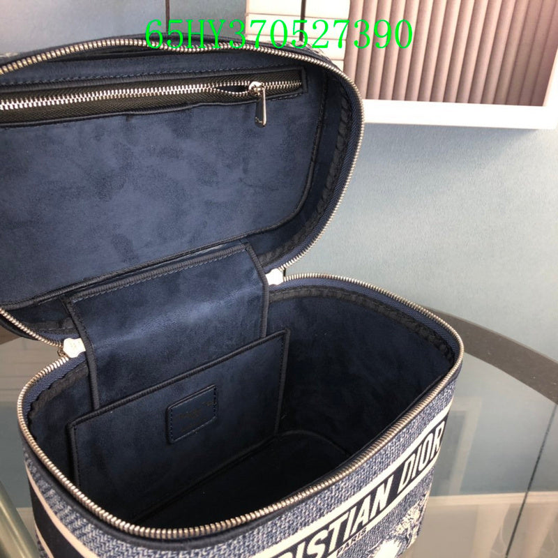 Christian Dior Luxury - The Tote   677