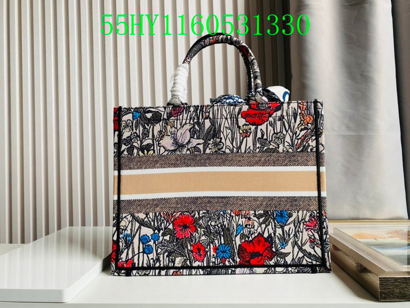 Christian Dior Luxury Bag - The Tote   250