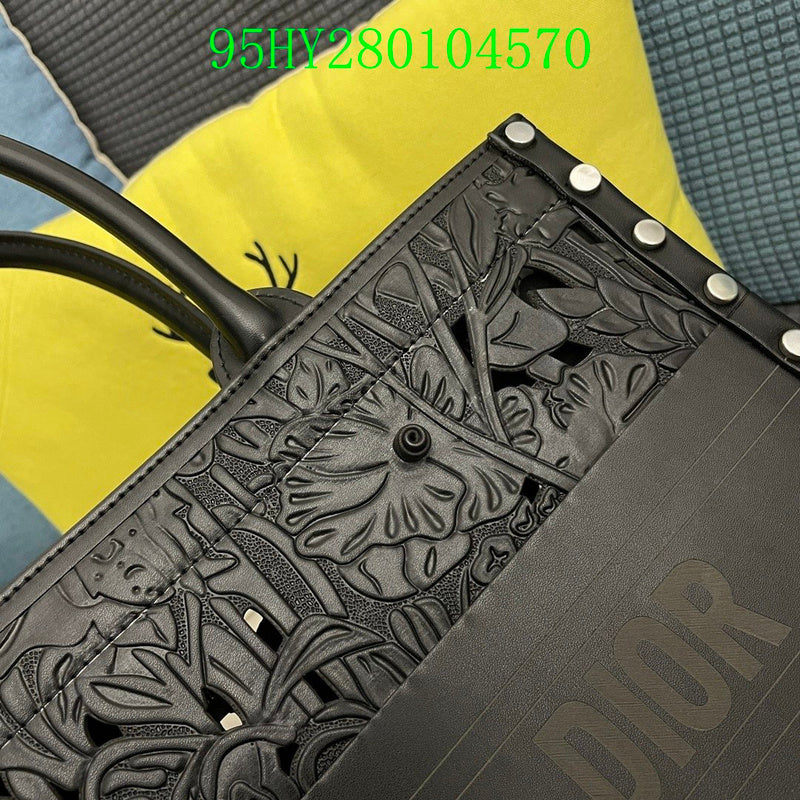 Christian Dior Luxury Bag - The Tote   318