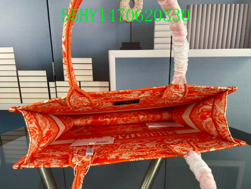 Christian Dior Luxury Bag - The Tote   194