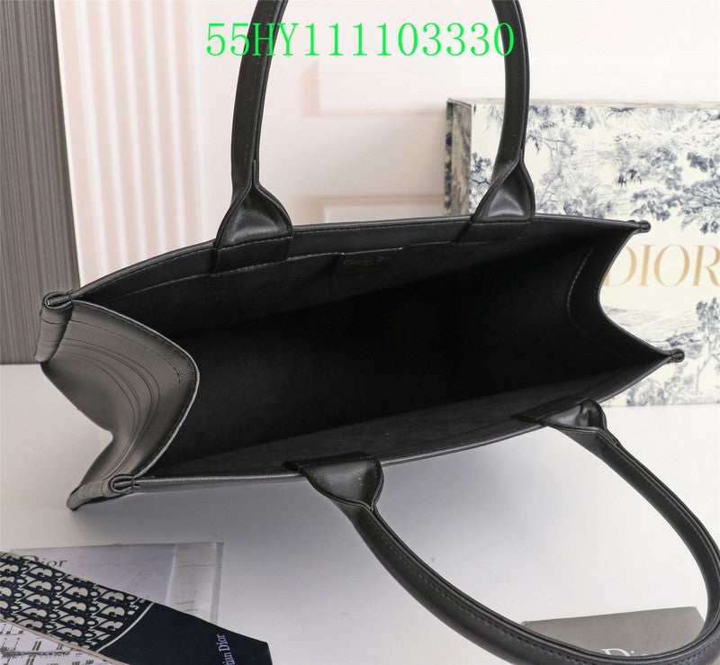 Christian Dior Luxury Bag - The Tote   239