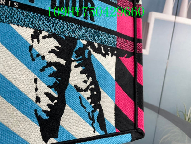 Christian Dior Luxury Bag - The Tote   301