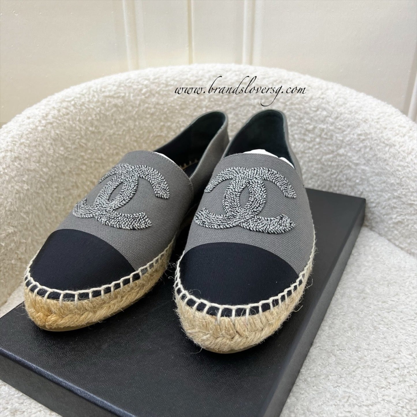 Chanel Espadrilles in Grey Canvas and Black Gosgrain Sz 37