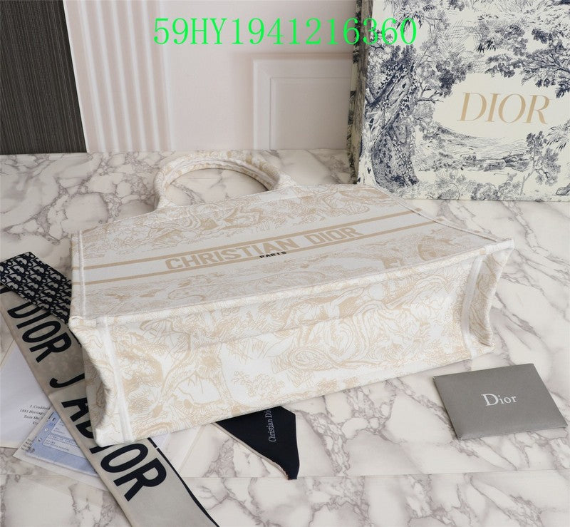 Christian Dior Luxury Bag - The Tote   316