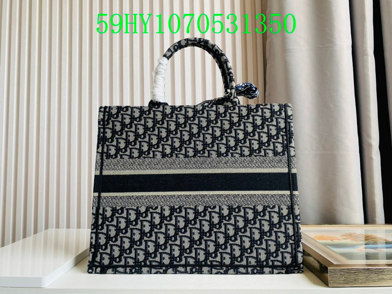 Christian Dior Luxury Bag - The Tote   260