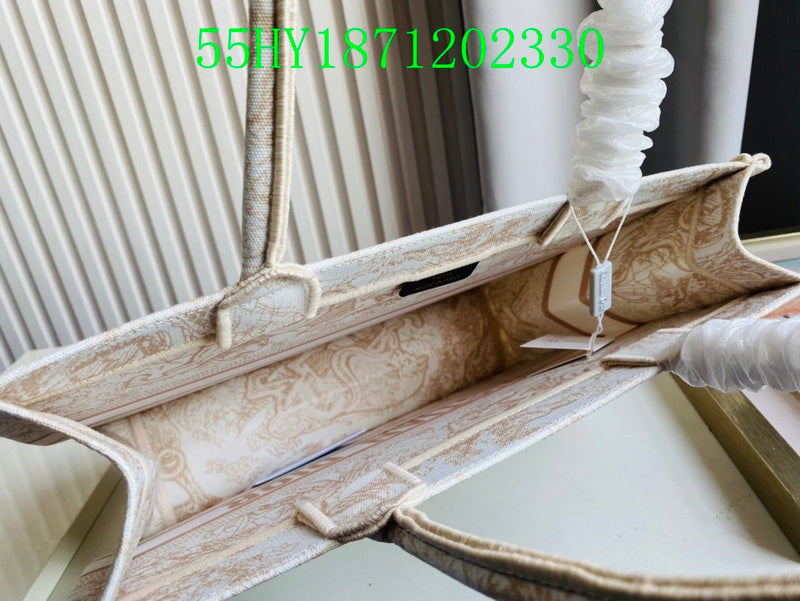 Christian Dior Luxury Bag - The Tote   321