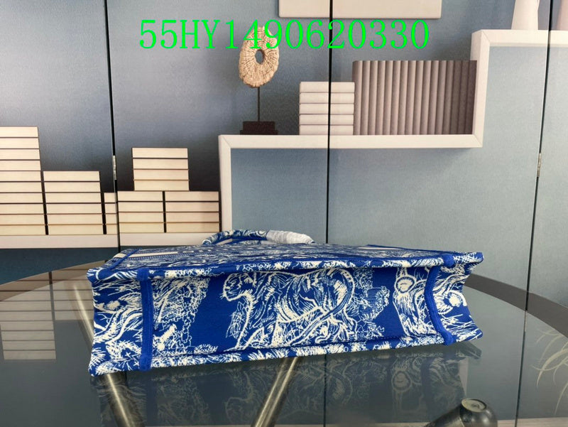 Christian Dior Luxury Bag - The Tote   190