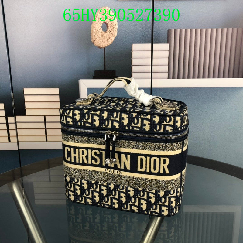 Christian Dior Luxury - The Tote   680