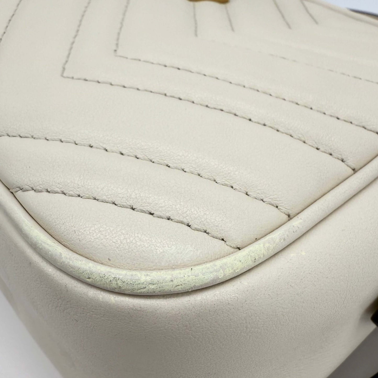 Gucci GG Marmont Small Shoulder Bag – White Matelassé Calfskin with Antiqued Gold Chain