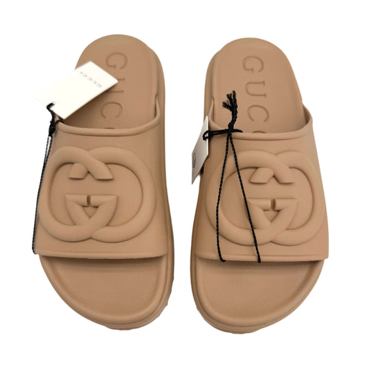 Gucci Interlocking G Platform Slide Sandals – Soft Rubber in Vintage Camel (Size 36)
