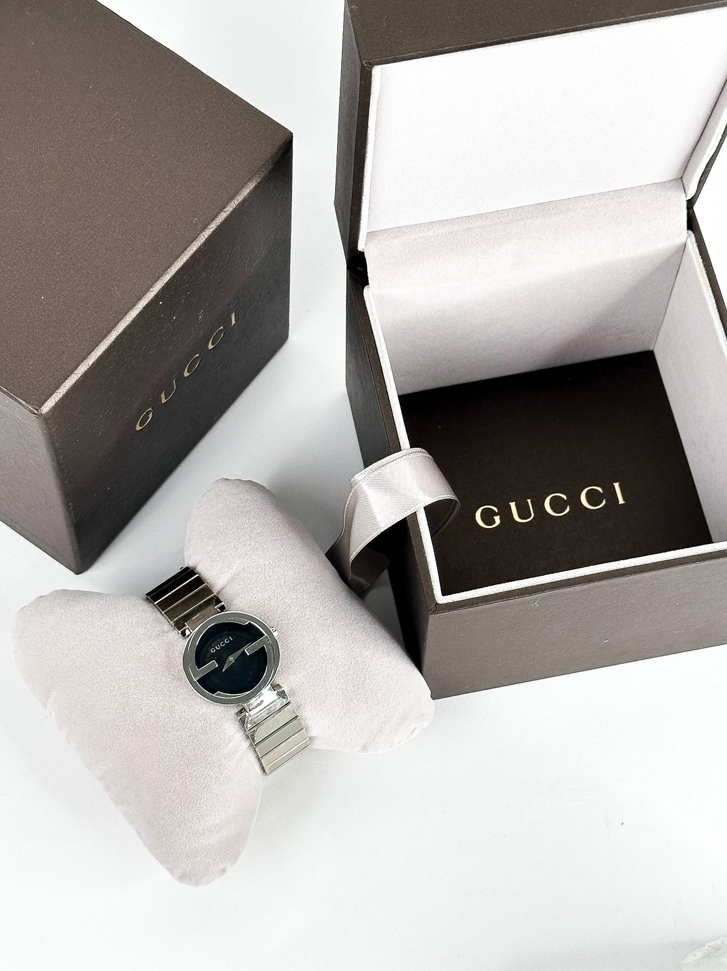 Gucci Interlocking G37 MM Silver Watch