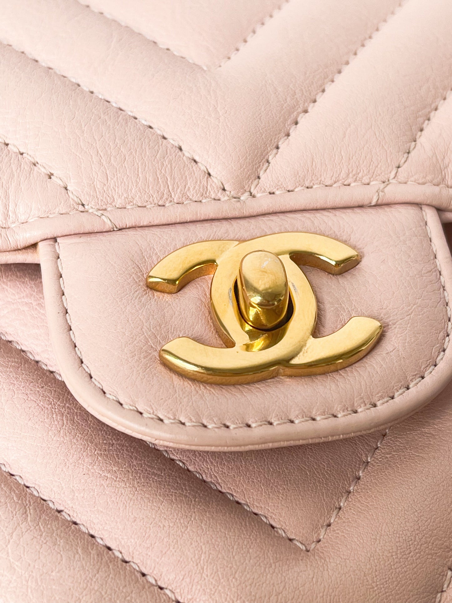 Chanel 17C Classic Chevron Calfskin Light Pink