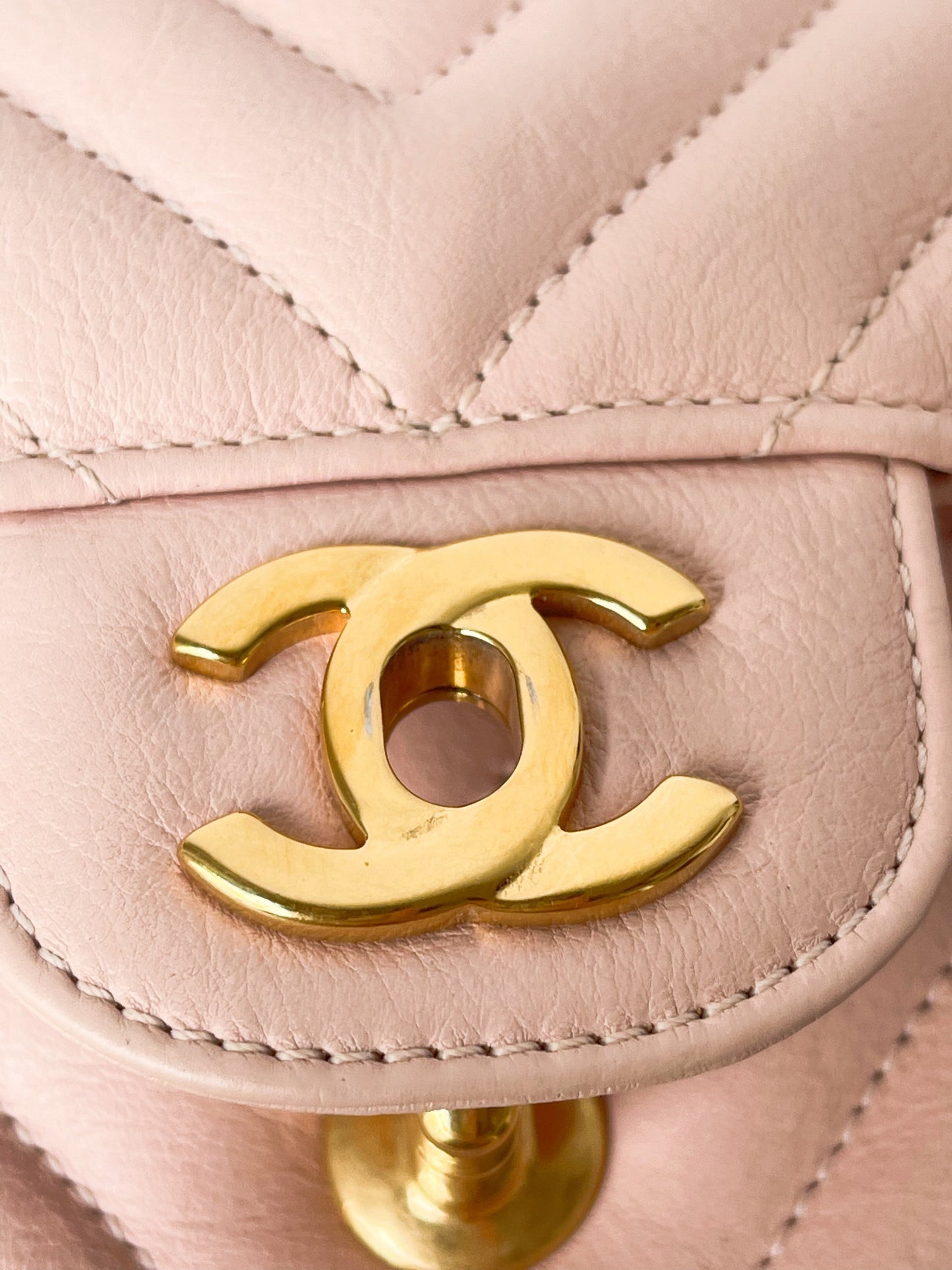 Chanel 17C Classic Chevron Calfskin Light Pink