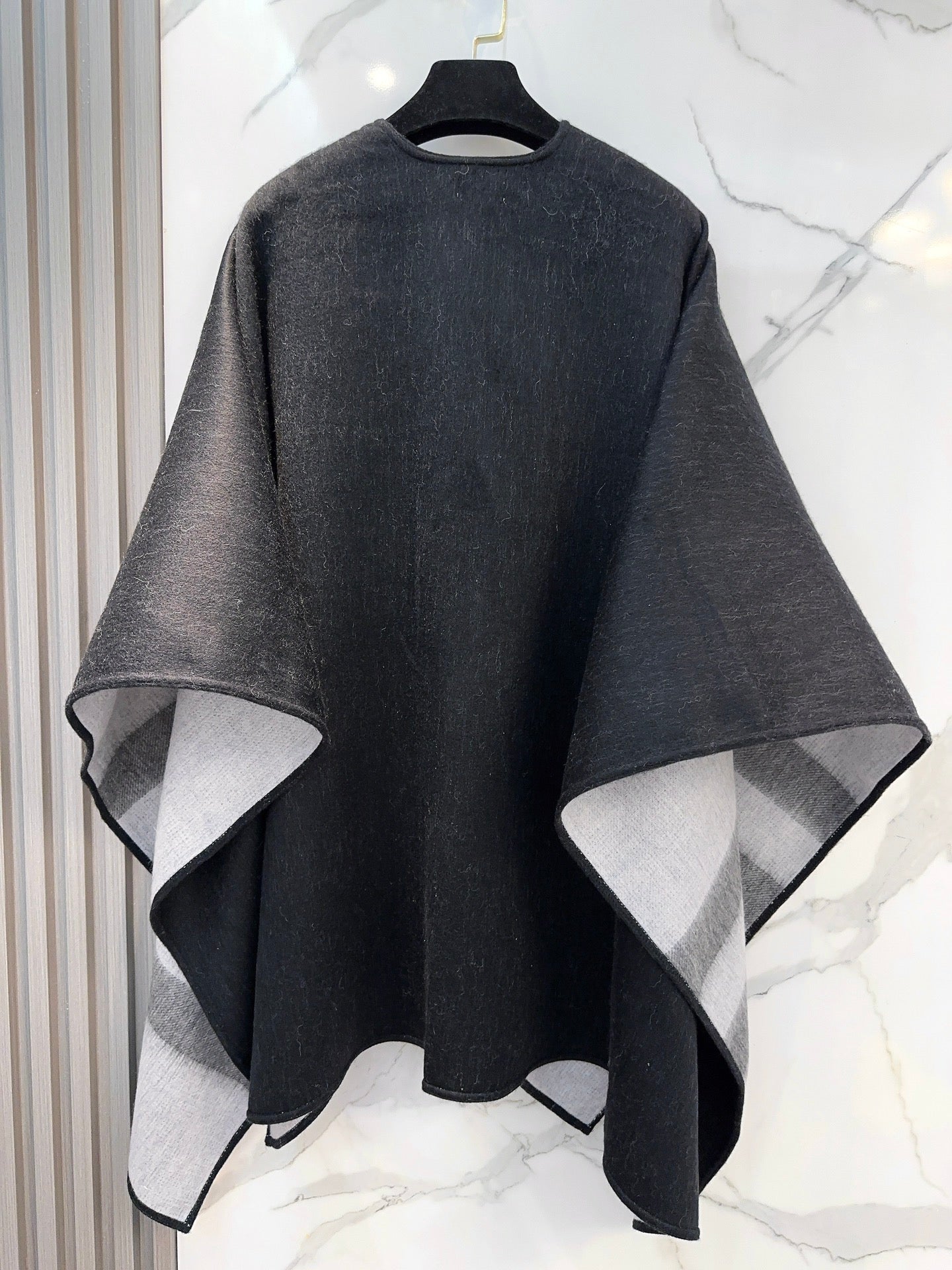 WOOL CAPE 140 CM BLACK AND LIGHT GRAY 394535