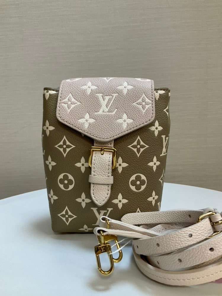 Pre-loved Louis Vuitton Chip Style Backpack - Beige Monogram Canvas