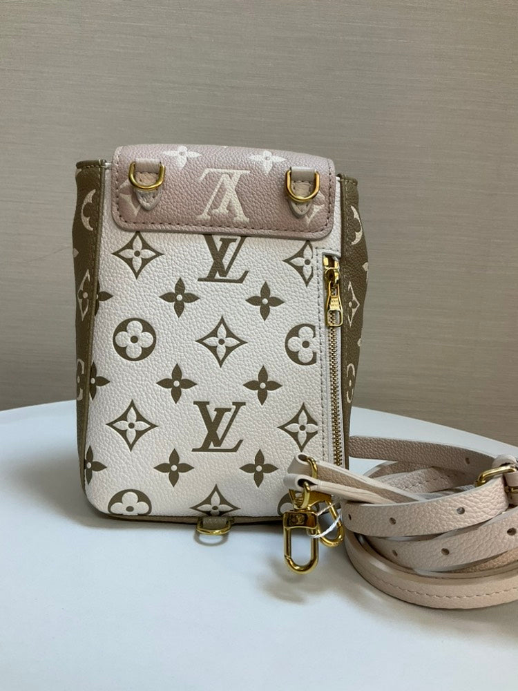 Pre-loved Louis Vuitton Chip Style Backpack - Beige Monogram Canvas