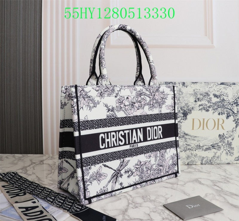 Christian Dior Luxury Bag - The Tote   195