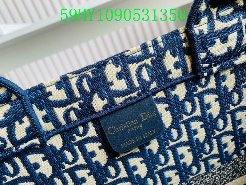 Christian Dior Luxury Bag - The Tote   253