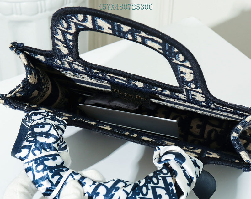 Christian Dior Luxury - The Tote   404