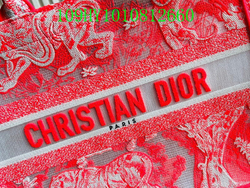 Christian Dior Luxury Bag - The Tote   261