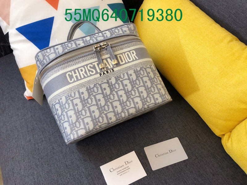 Christian Dior Luxury - The Tote   685