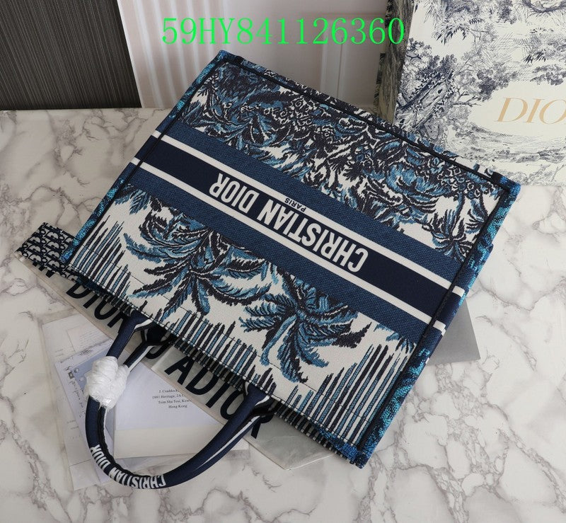 Christian Dior Luxury Bag - The Tote   232