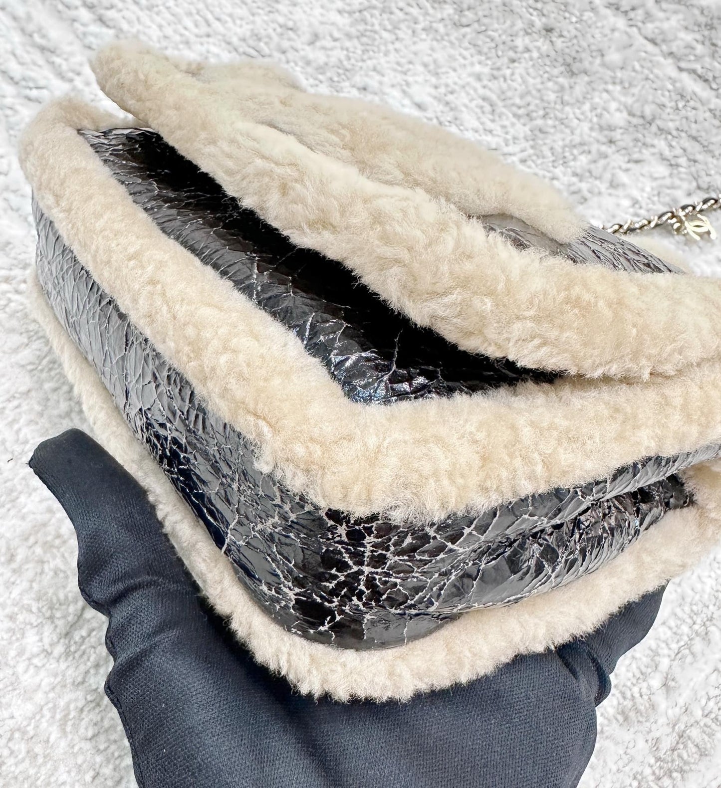 CHANEL Crumpled Calfskin Shearling CC Flap Black Beige