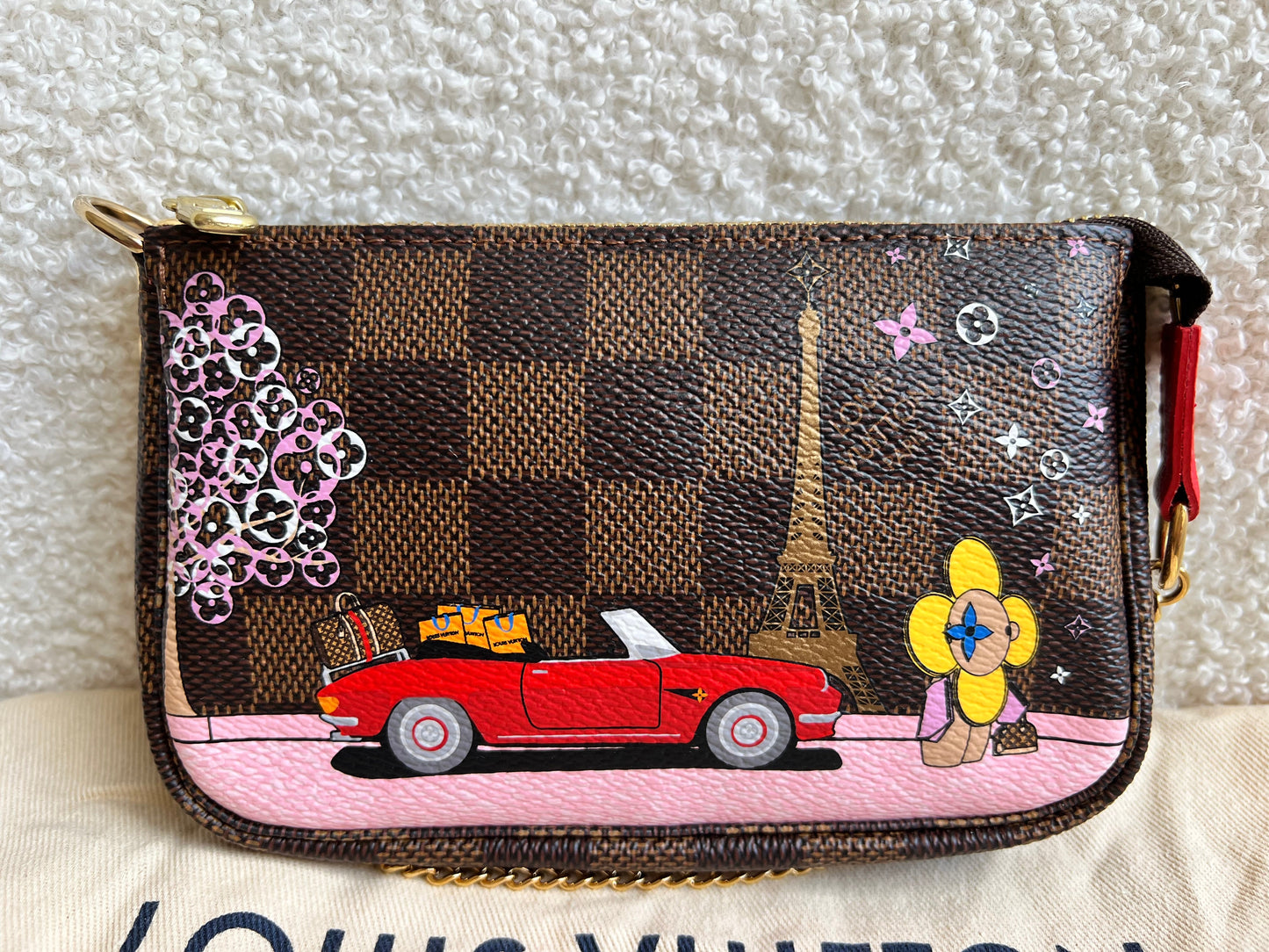Louis Vuitton Christmas Edition Vivienne Animated Mini Pochette Accessoires in Monogram (RRP £630)