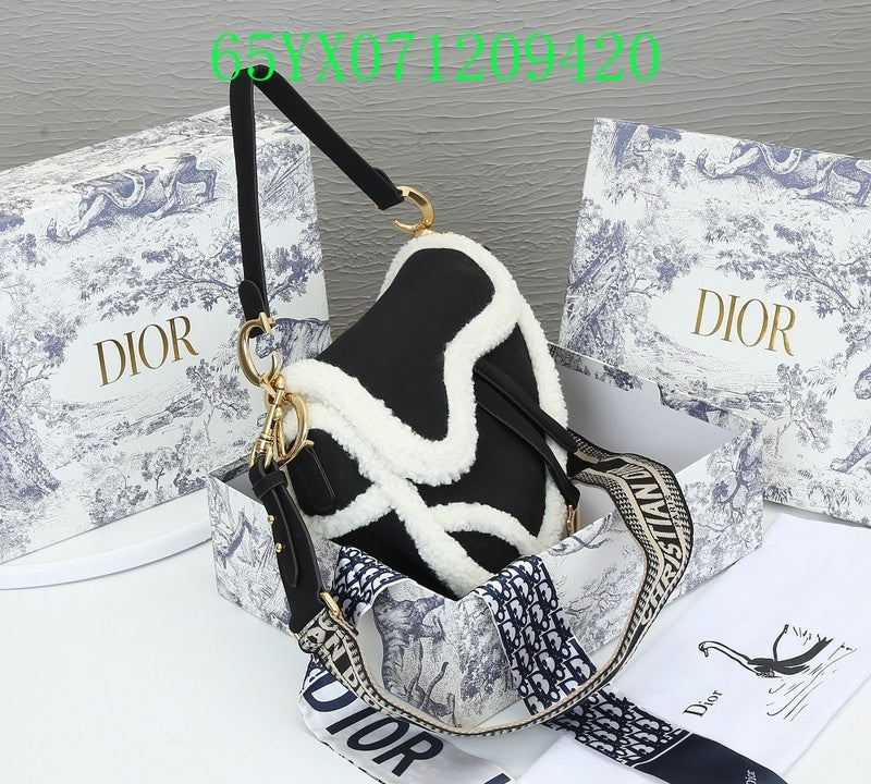 Christian Dior Luxury Bag - The Tote   538