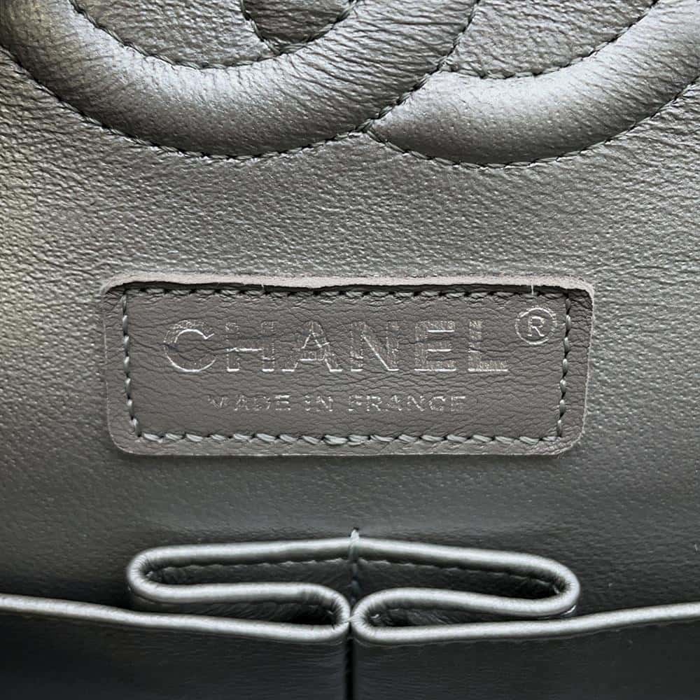 CHANEL Matelasse V Stitch ChainShoulder SilverA01112 Caviar Leather