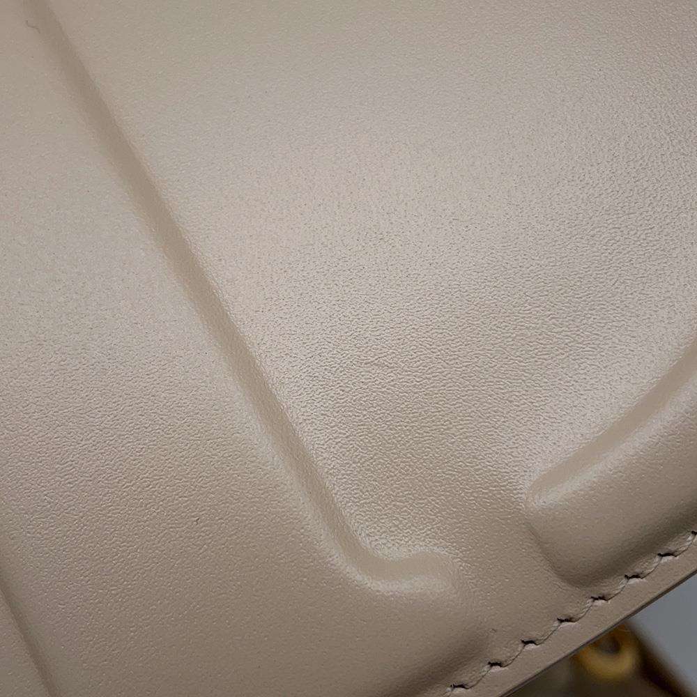 Dior Chain Shoulder Bag BeigeM9280UZWS Leather