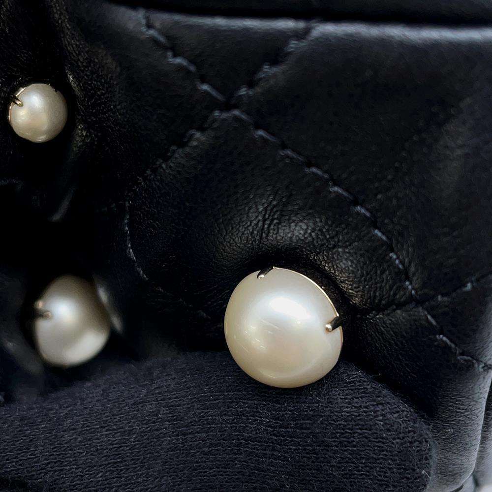 CHANEL Matelasse Pearl Shoulder Bag BlackAS2518 Lambskin