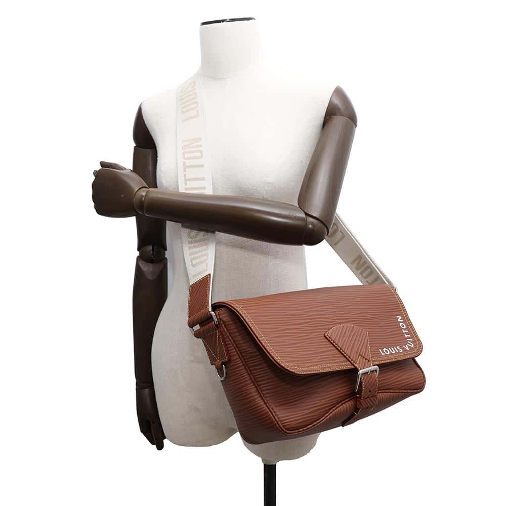 LOUIS VUITTON Montsouris Messenger BrownM23097 Epi XL