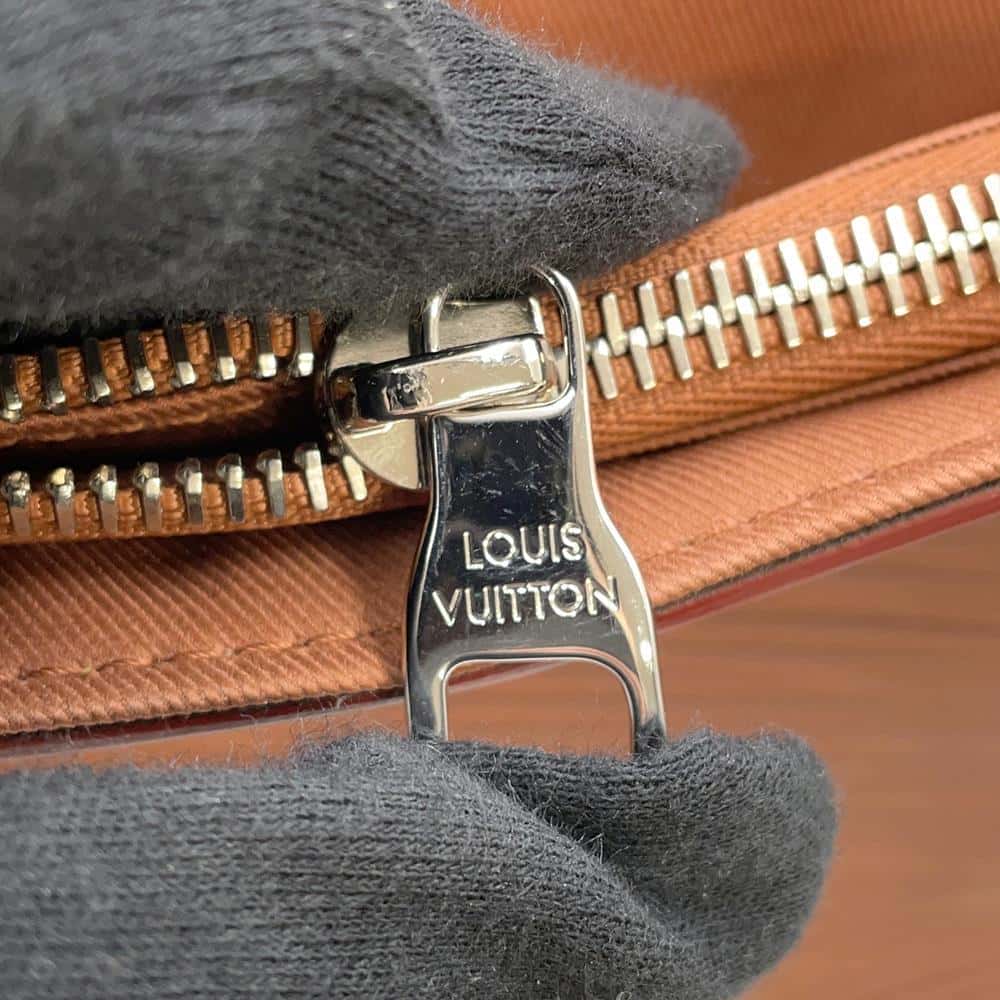 LOUIS VUITTON Montsouris Messenger BrownM23097 Epi XL