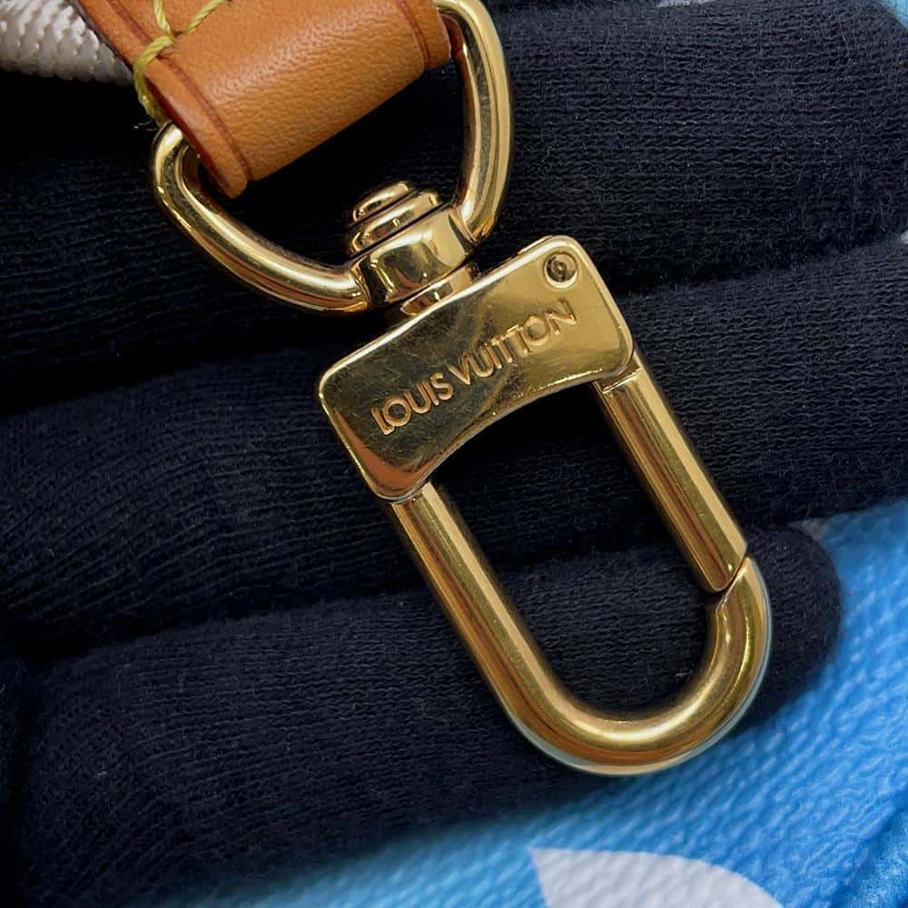 LOUIS VUITTON Multi Pochette Accessoires BlueM57633 Monogram Giant by the Pool Collection