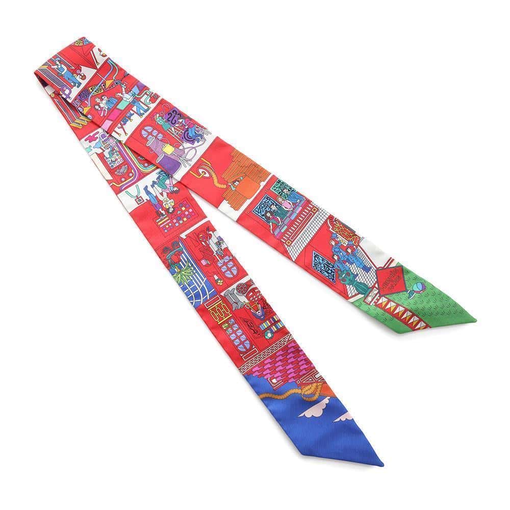 HERMES Twilly LA MAISON DES CARRES Rouge Vif/Vert Silk100%